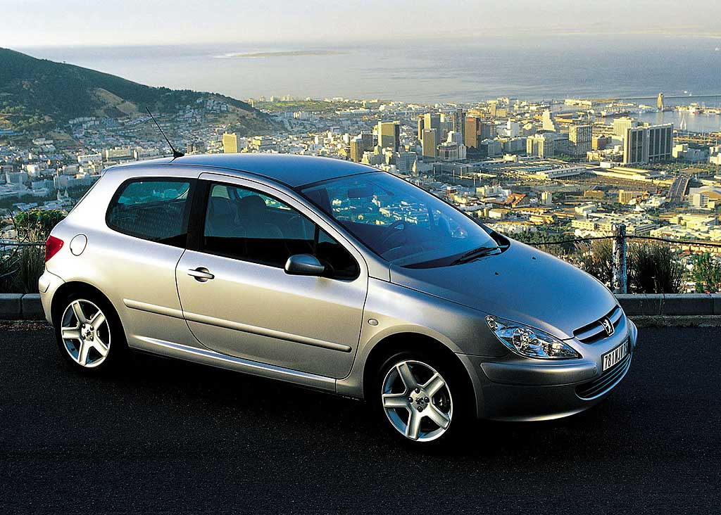 Peugeot 307 2001 04.jpg